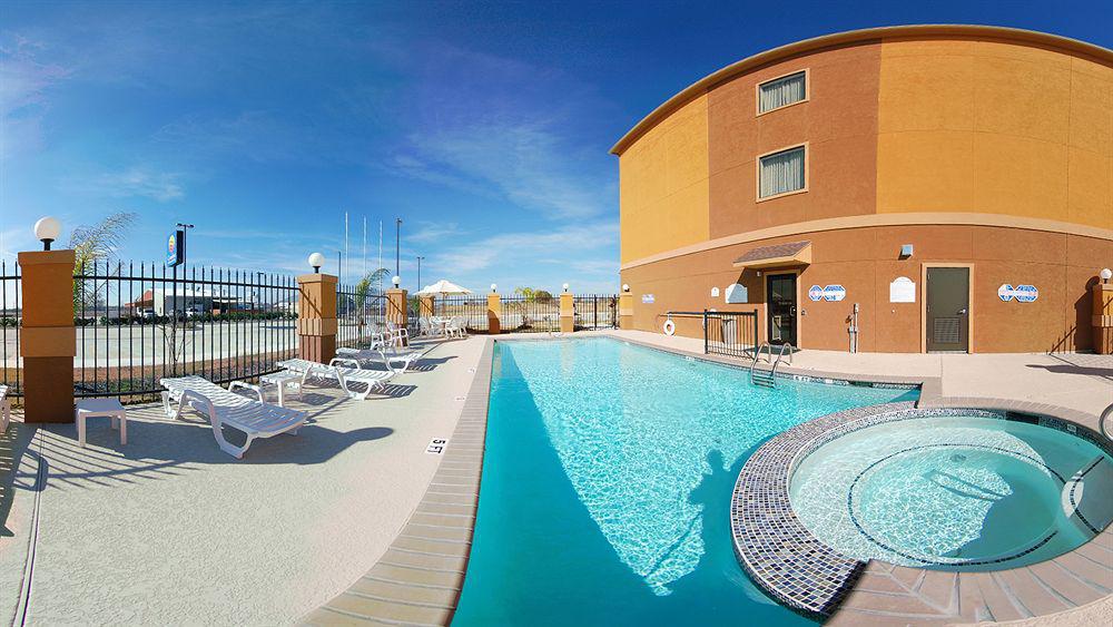 Comfort Inn & Suites Navasota Bagian luar foto