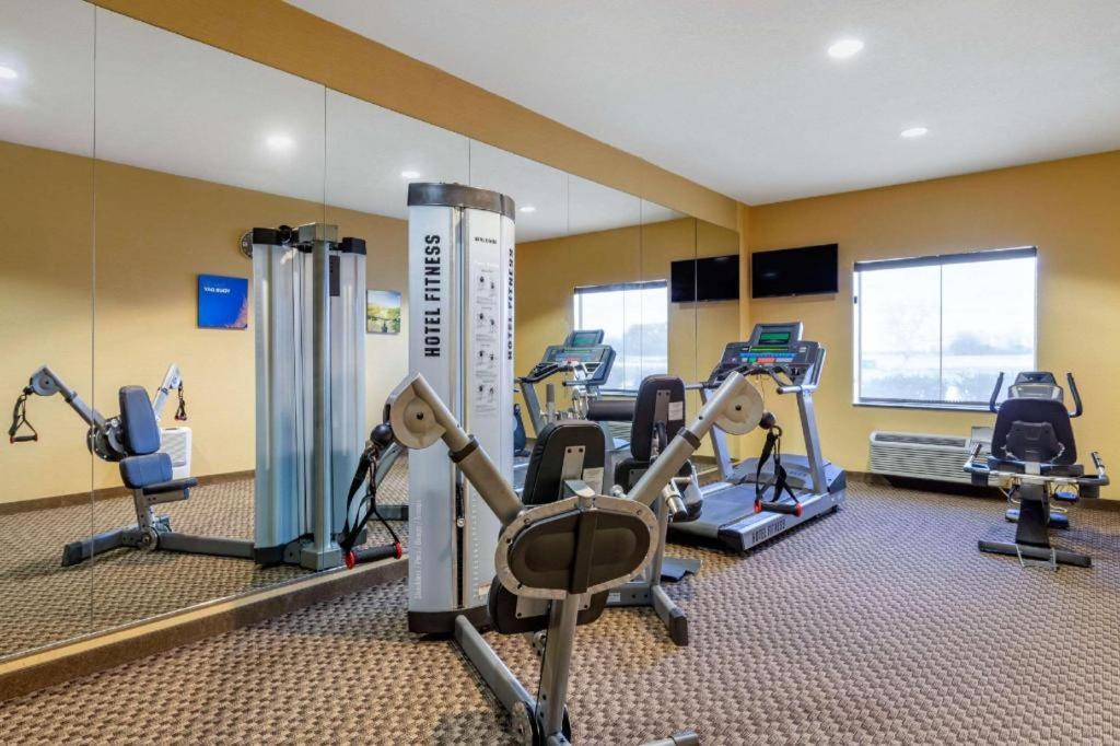 Comfort Inn & Suites Navasota Bagian luar foto