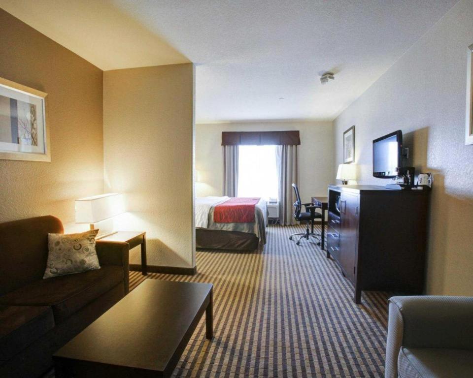 Comfort Inn & Suites Navasota Bagian luar foto