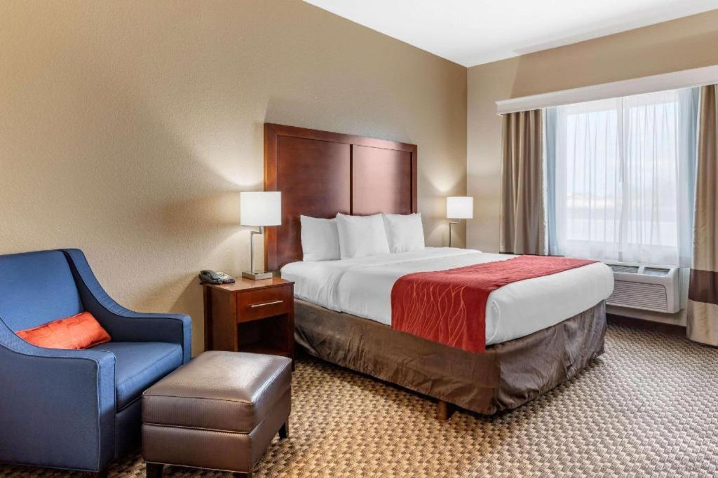 Comfort Inn & Suites Navasota Bagian luar foto