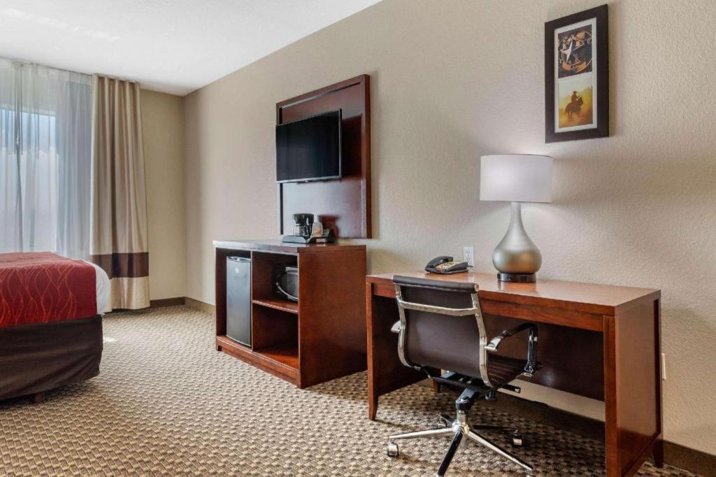 Comfort Inn & Suites Navasota Bagian luar foto