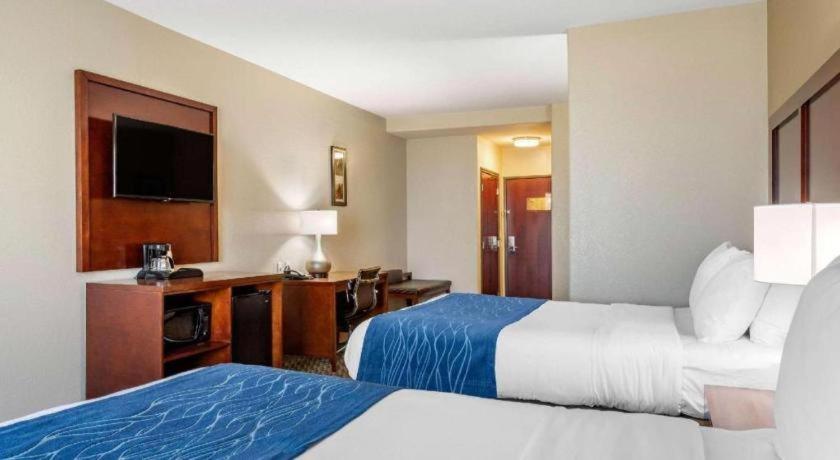 Comfort Inn & Suites Navasota Bagian luar foto