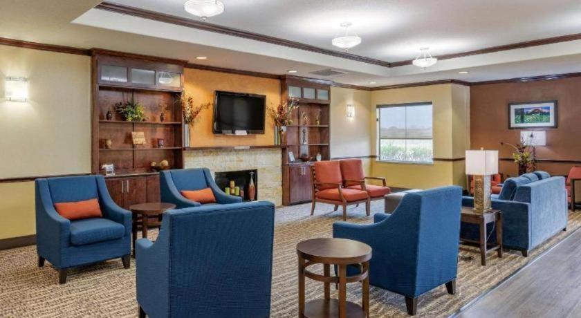 Comfort Inn & Suites Navasota Bagian luar foto